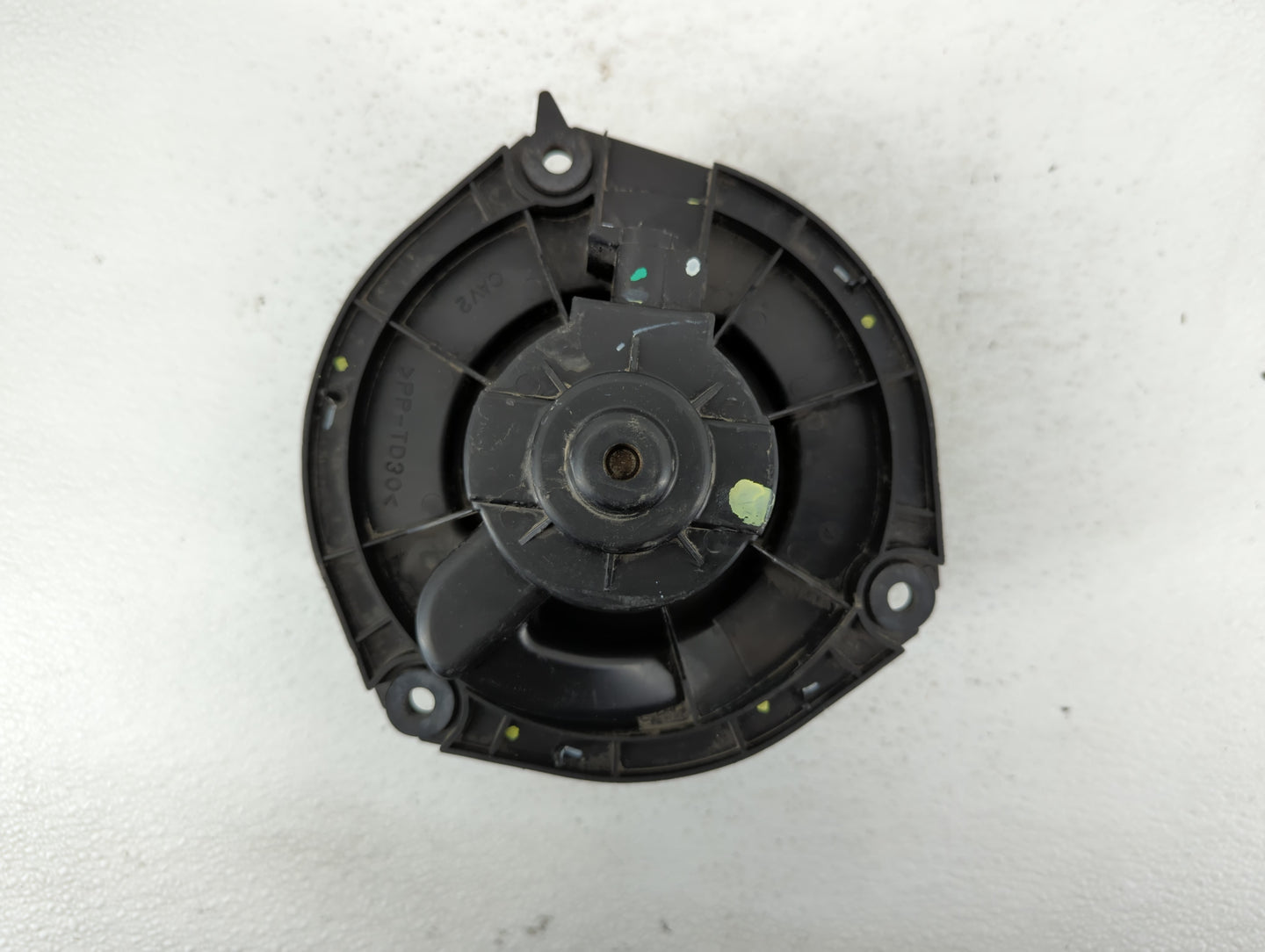 2004-2011 Chevrolet Impala Rear Heater AC Blower Motor P/N:52498464 Fits Fits 2004 2005 2006 2007 2008 2009 2010 2011 OEM Us