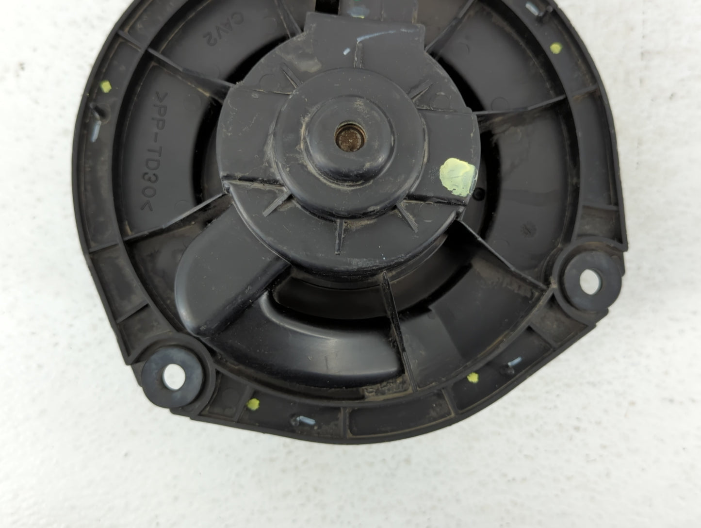 2004-2011 Chevrolet Impala Rear Heater AC Blower Motor P/N:52498464 Fits Fits 2004 2005 2006 2007 2008 2009 2010 2011 OEM Us