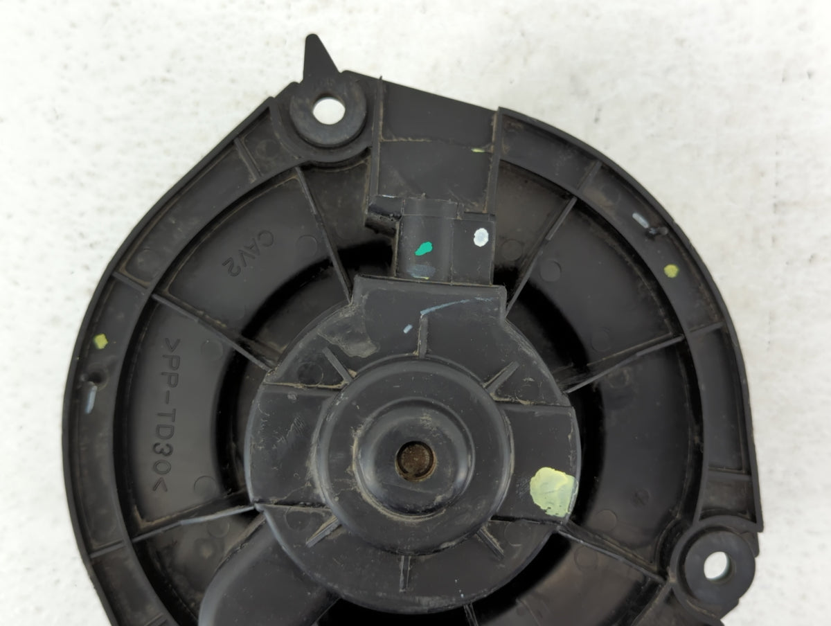 2004-2011 Chevrolet Impala Heater AC Blower Motor P/N:52498464 Fits Fits 2004 2005 2006 2007 2008 2009 2010 2011 OEM Used Au