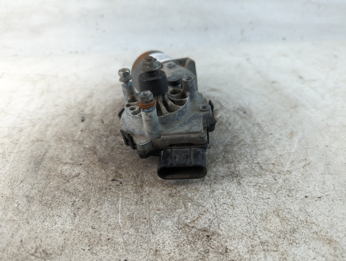 2006-2016 Chevrolet Impala Front Windshield Wiper Motor P/N:AX159010-8724 1594702 ASM Fits OEM Used Auto Parts - Oemusedauto
