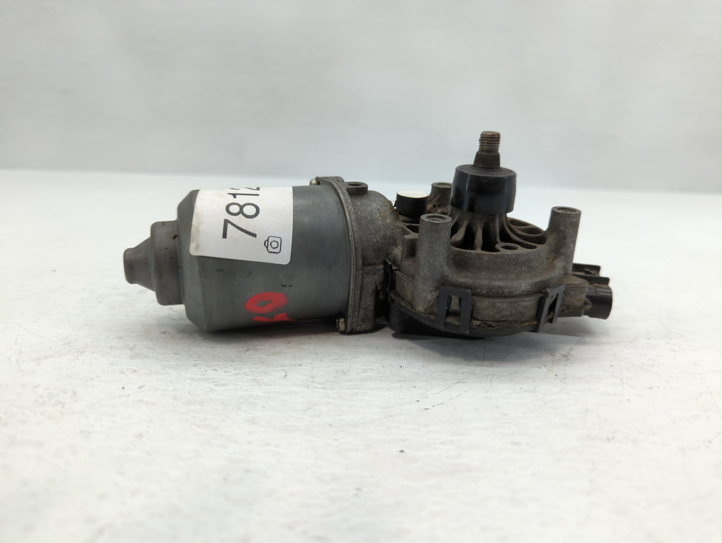 2006-2016 Chevrolet Impala Front Windshield Wiper Motor P/N:25790964 Fits OEM Used Auto Parts - Oemusedautoparts1.com