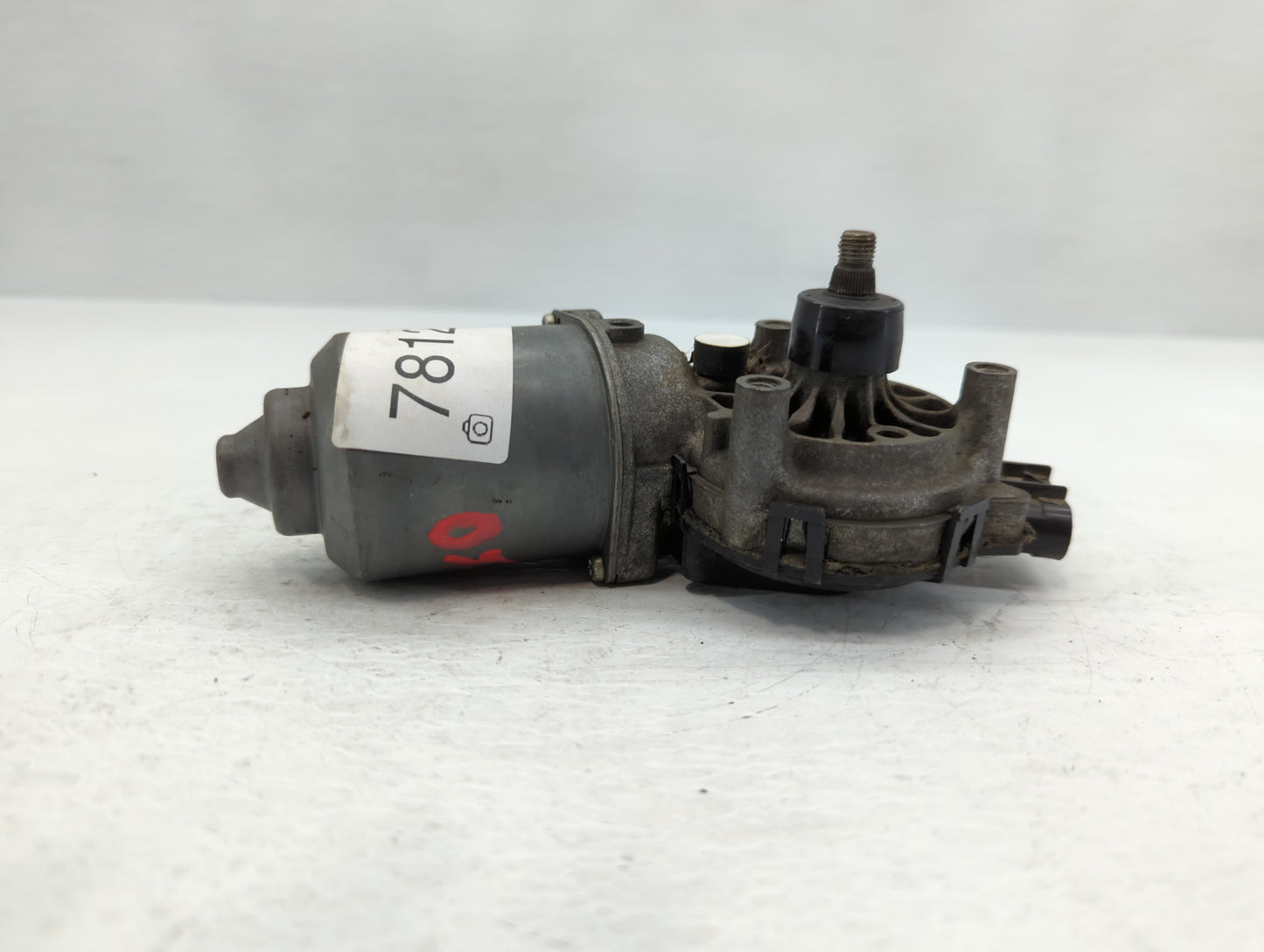 2006-2016 Chevrolet Impala Front Windshield Wiper Motor P/N:25790964 Fits OEM Used Auto Parts - Oemusedautoparts1.com