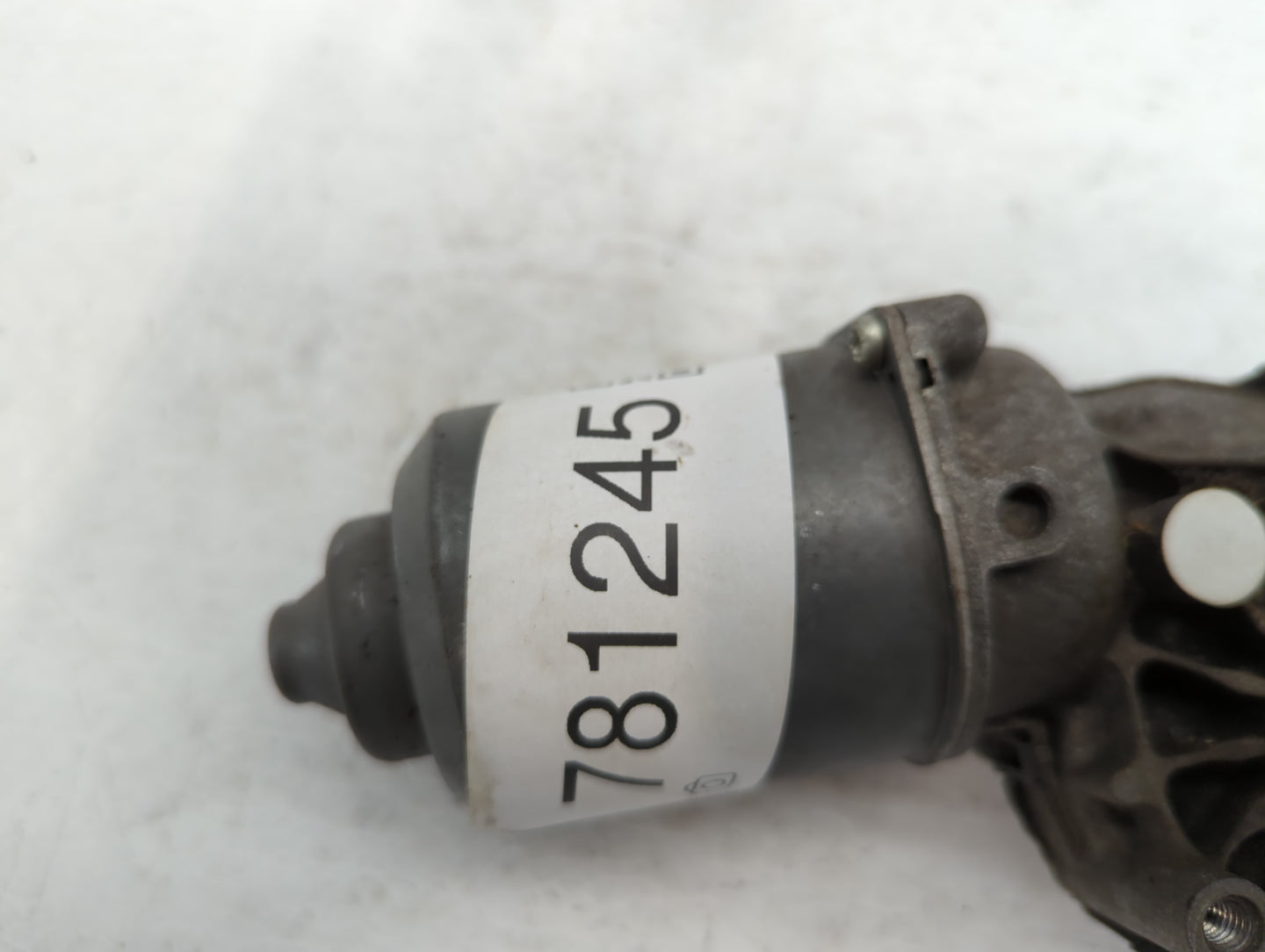 2006-2016 Chevrolet Impala Front Windshield Wiper Motor P/N:25790964 Fits OEM Used Auto Parts - Oemusedautoparts1.com