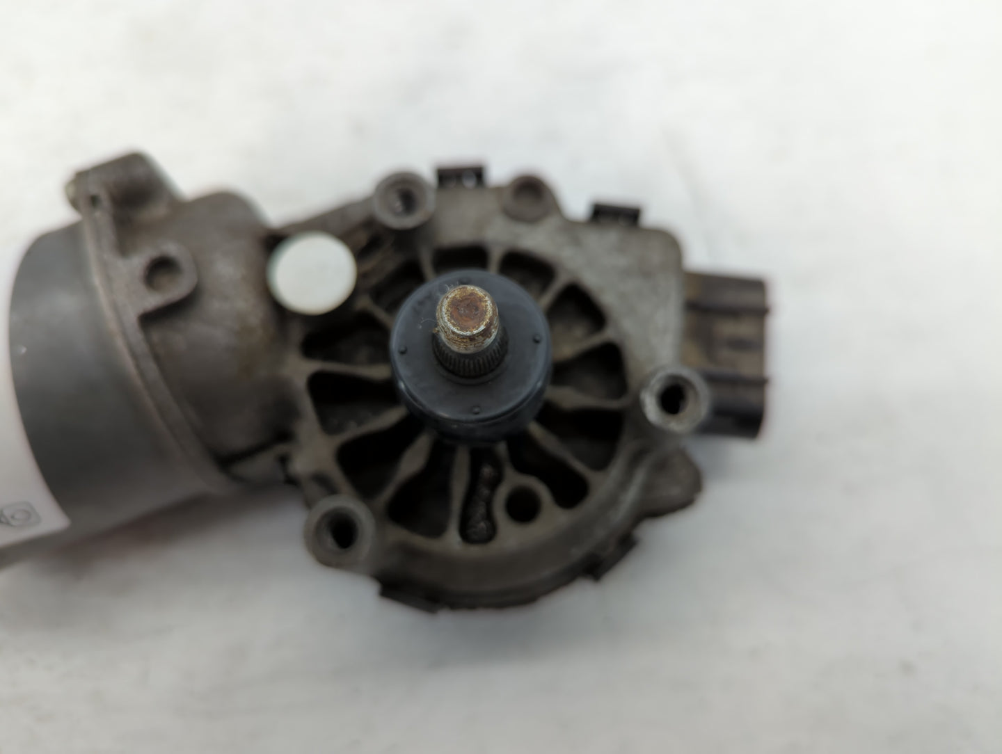 2006-2016 Chevrolet Impala Front Windshield Wiper Motor P/N:25790964 Fits OEM Used Auto Parts - Oemusedautoparts1.com