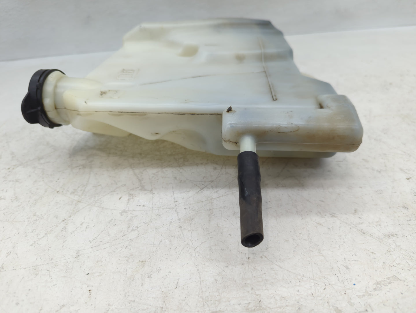 2006 Chevrolet Impala Radiator Coolant Overflow Expansion Tank Bottle 863473 - Oemusedautoparts1.com