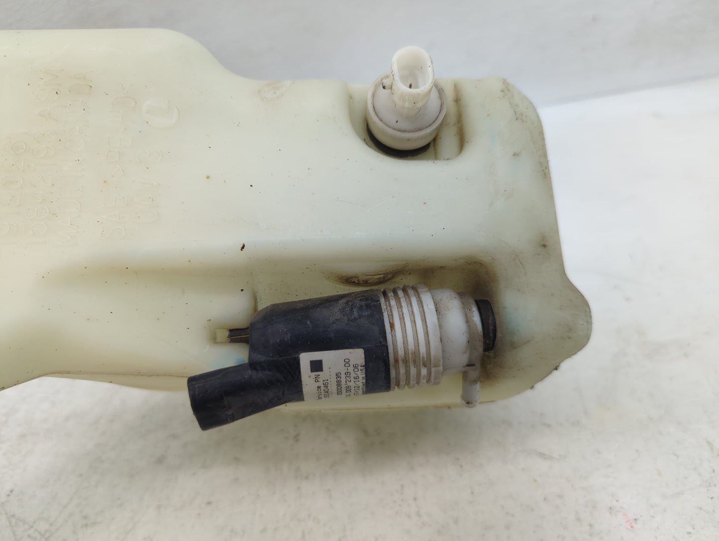 2006-2016 Chevrolet Impala Windshield Washer Fluid Reservoir Bottle Oem - Oemusedautoparts1.com