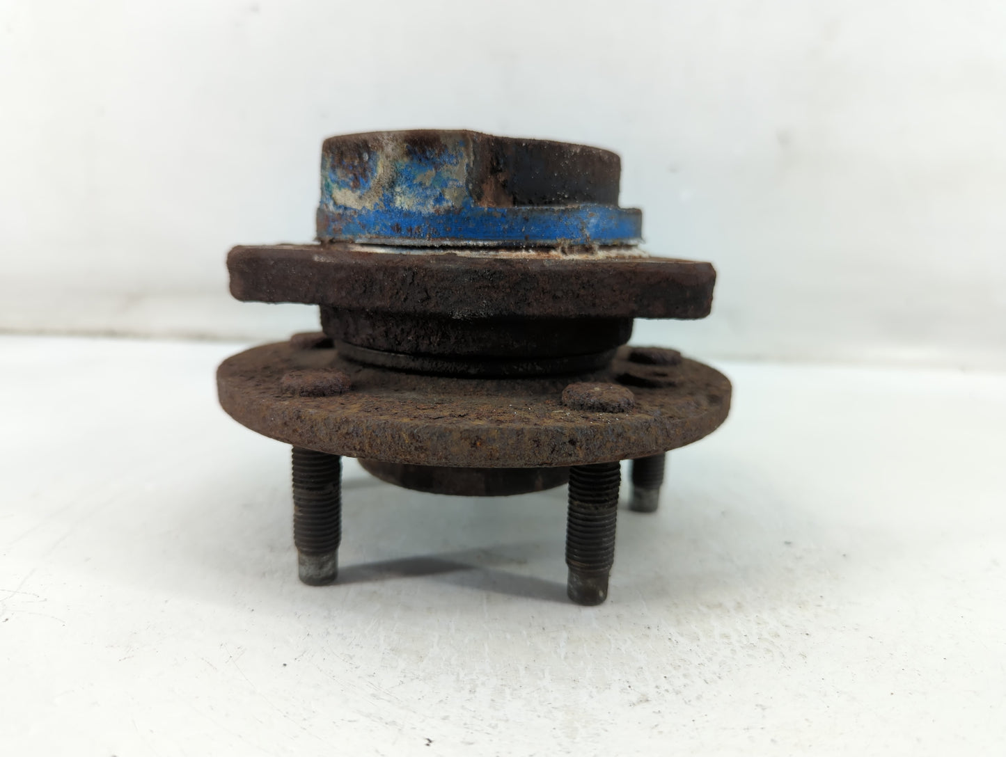2000-2008 Chevrolet Impala Driver Front Wheel Hub Oem - Oemusedautoparts1.com