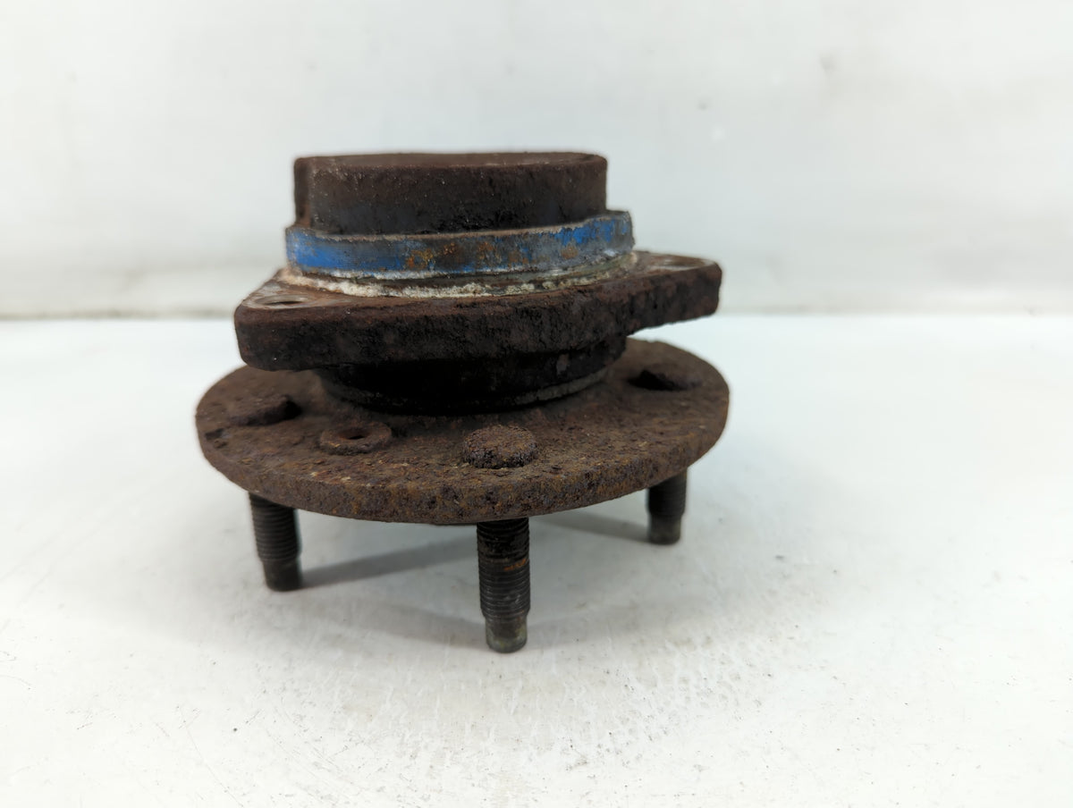 2000-2008 Chevrolet Impala Driver Front Wheel Hub Oem 885248 - Oemusedautoparts1.com