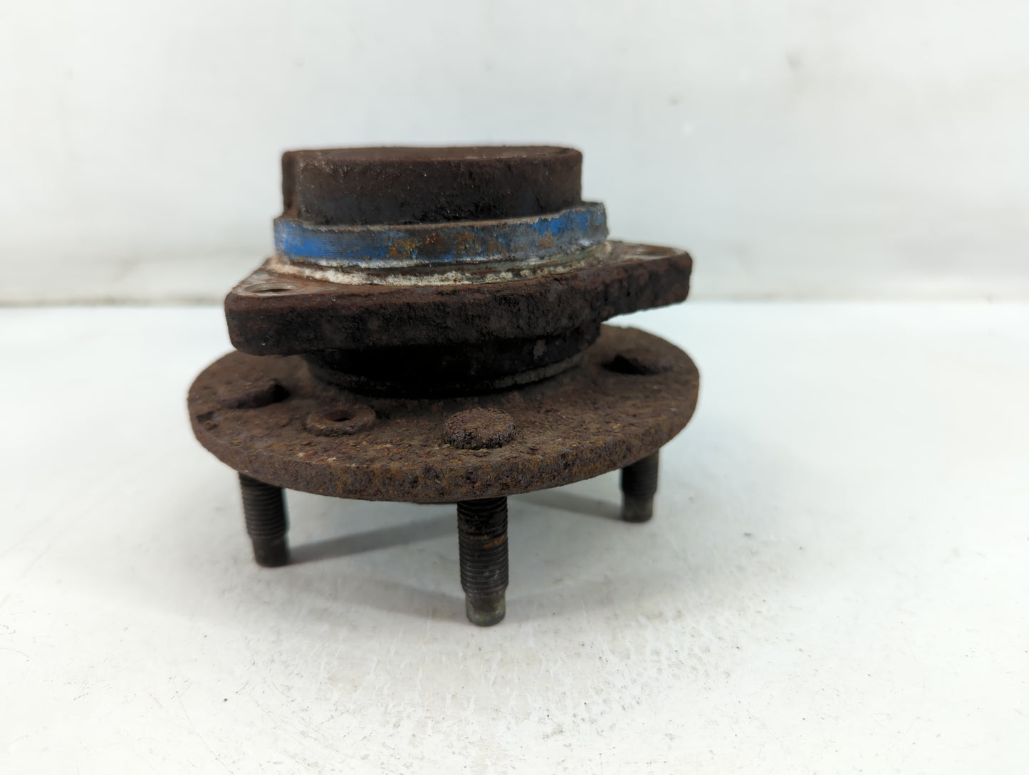 2000-2008 Chevrolet Impala Driver Front Wheel Hub Oem 885248 - Oemusedautoparts1.com