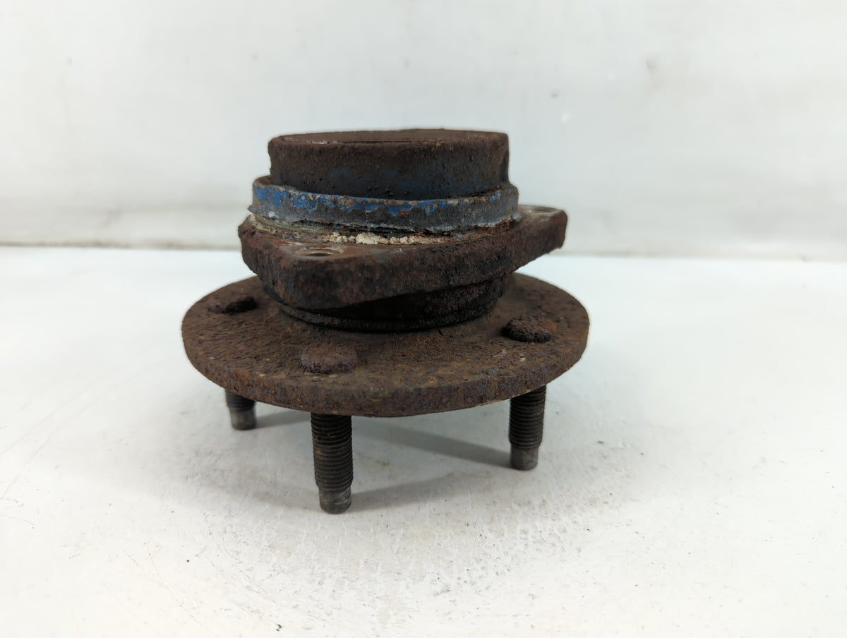 2000-2008 Chevrolet Impala Driver Front Wheel Hub Oem 885248 - Oemusedautoparts1.com