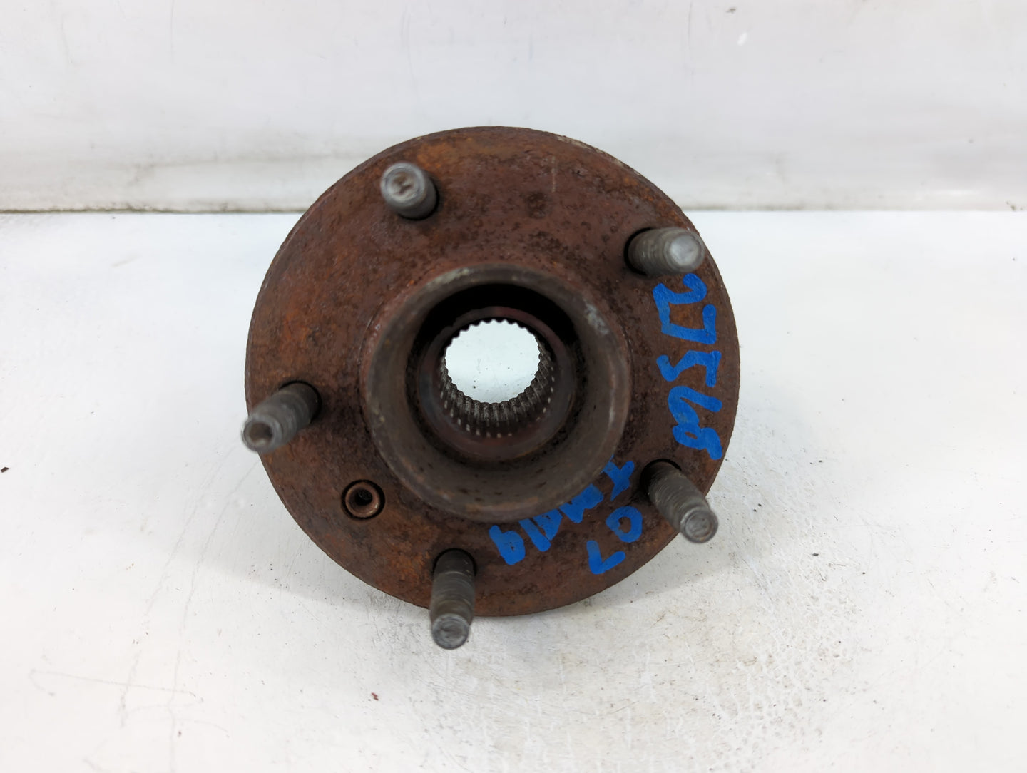 2000-2008 Chevrolet Impala Driver Front Wheel Hub Oem 885248 - Oemusedautoparts1.com