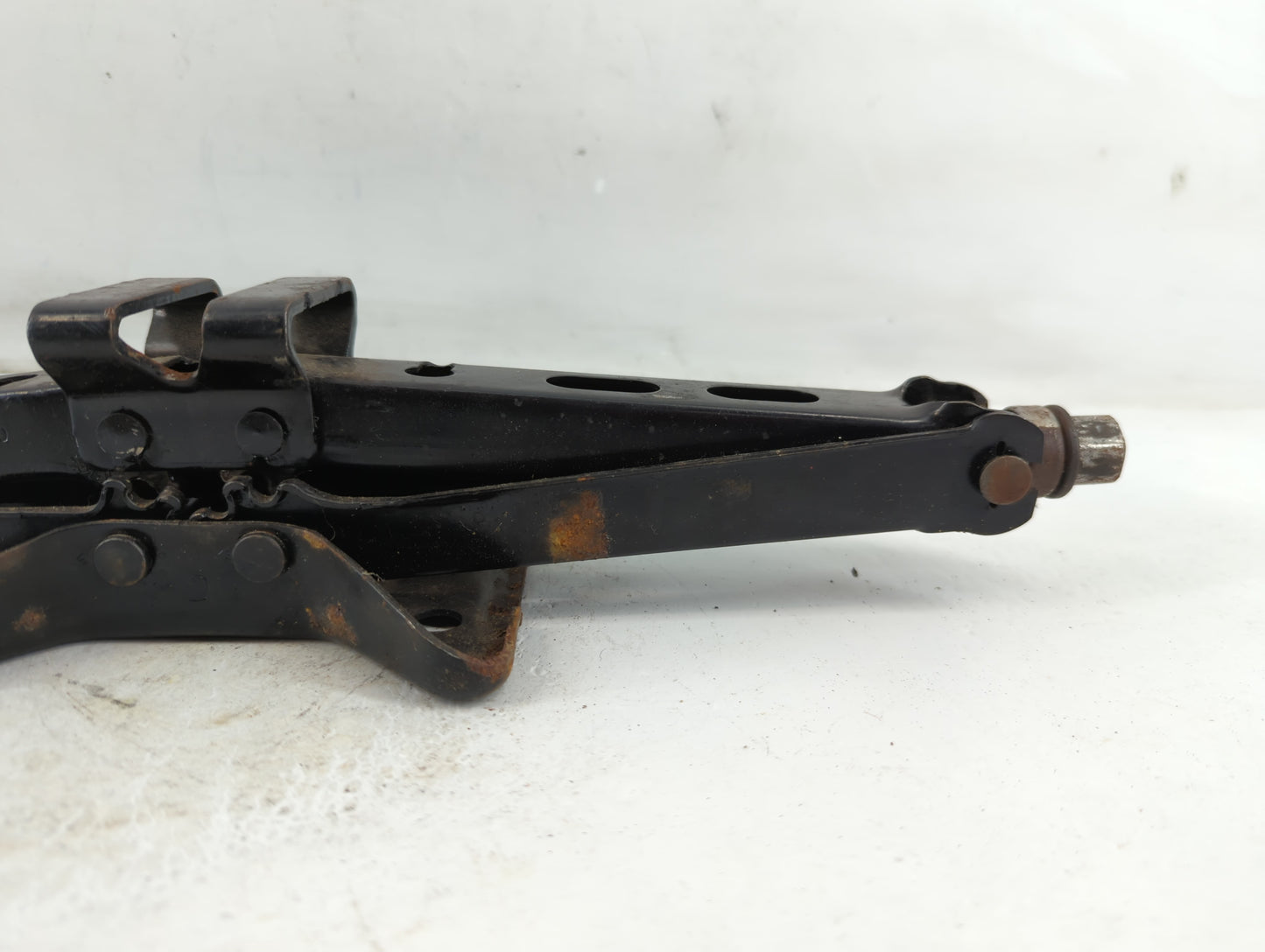 2007 Chevrolet Impala Spare Scissor Car Jack 886753 - Oemusedautoparts1.com