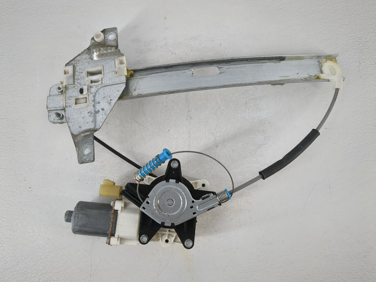 2006-2016 Chevrolet Impala Passenger Rear Right Power Window Motor - Oemusedautoparts1.com