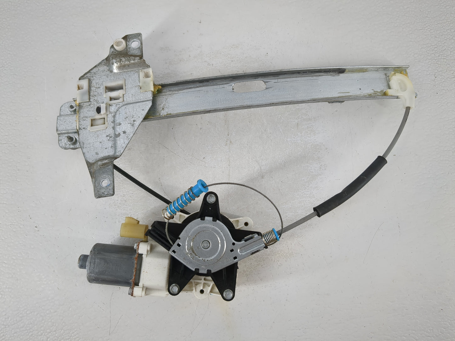 2006-2016 Chevrolet Impala Passenger Rear Right Power Window Motor - Oemusedautoparts1.com