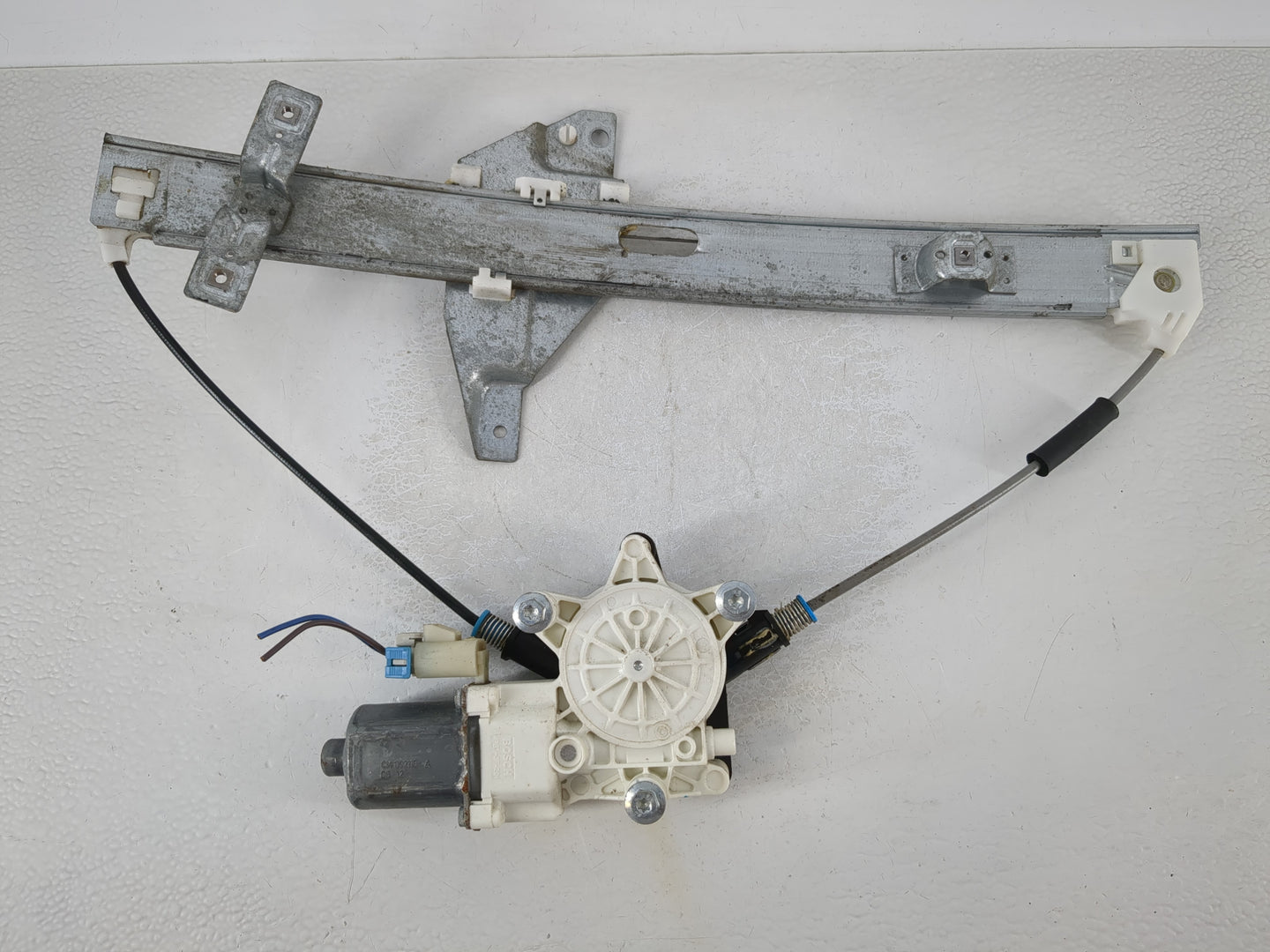 2006-2016 Chevrolet Impala Driver Front Left Power Window Motor - Oemusedautoparts1.com