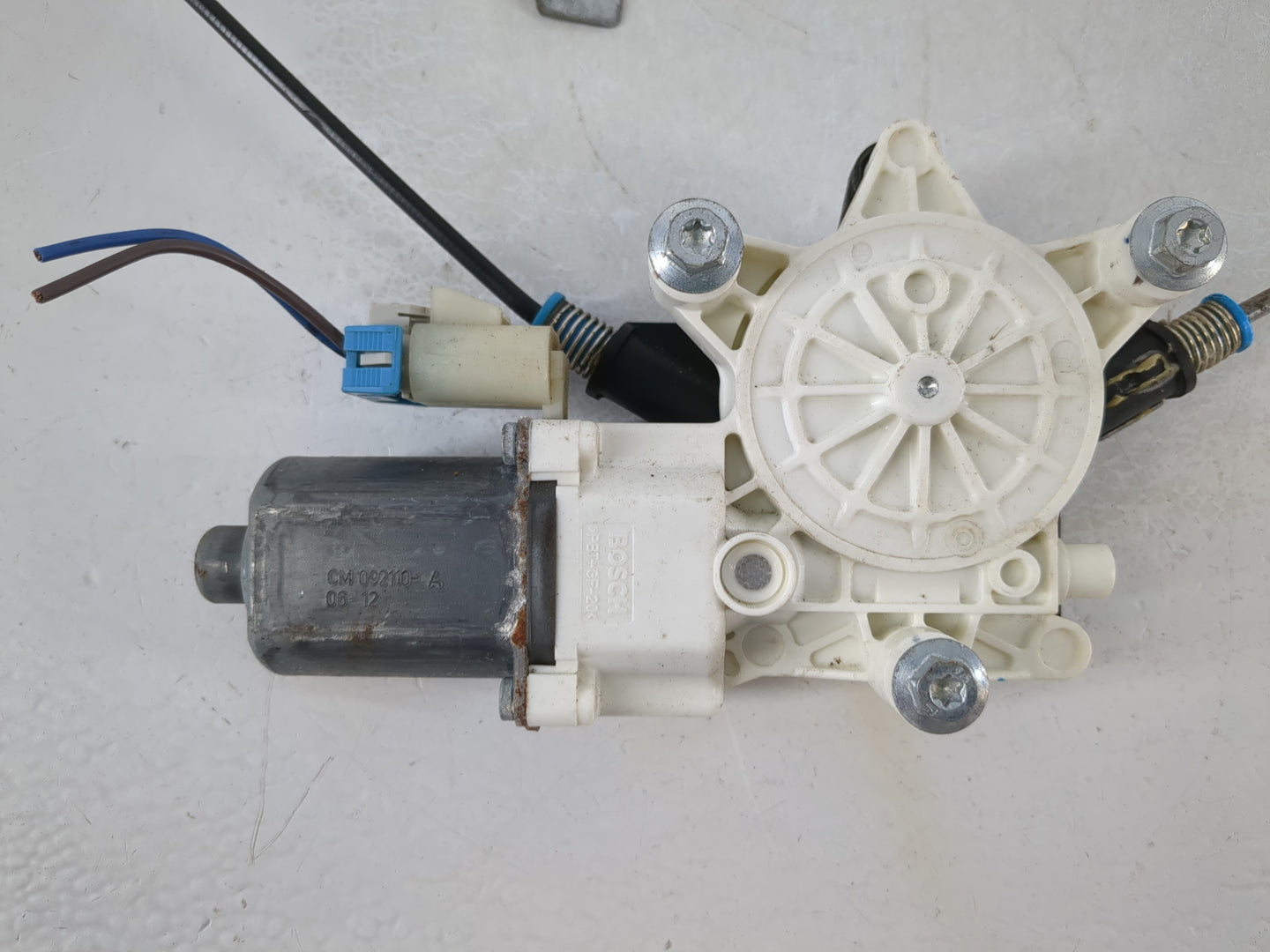 2006-2016 Chevrolet Impala Driver Front Left Power Window Motor - Oemusedautoparts1.com