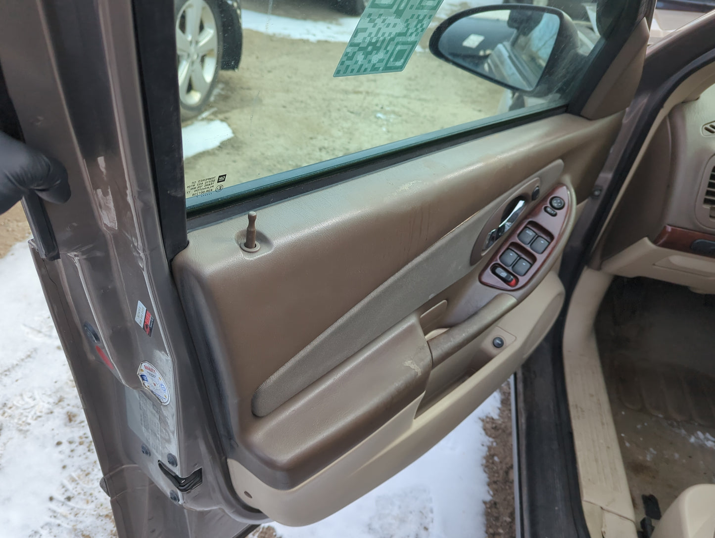 2007 Chevrolet Malibu Front Left Driver Interior Door Panel Trim - Oemusedautoparts1.com