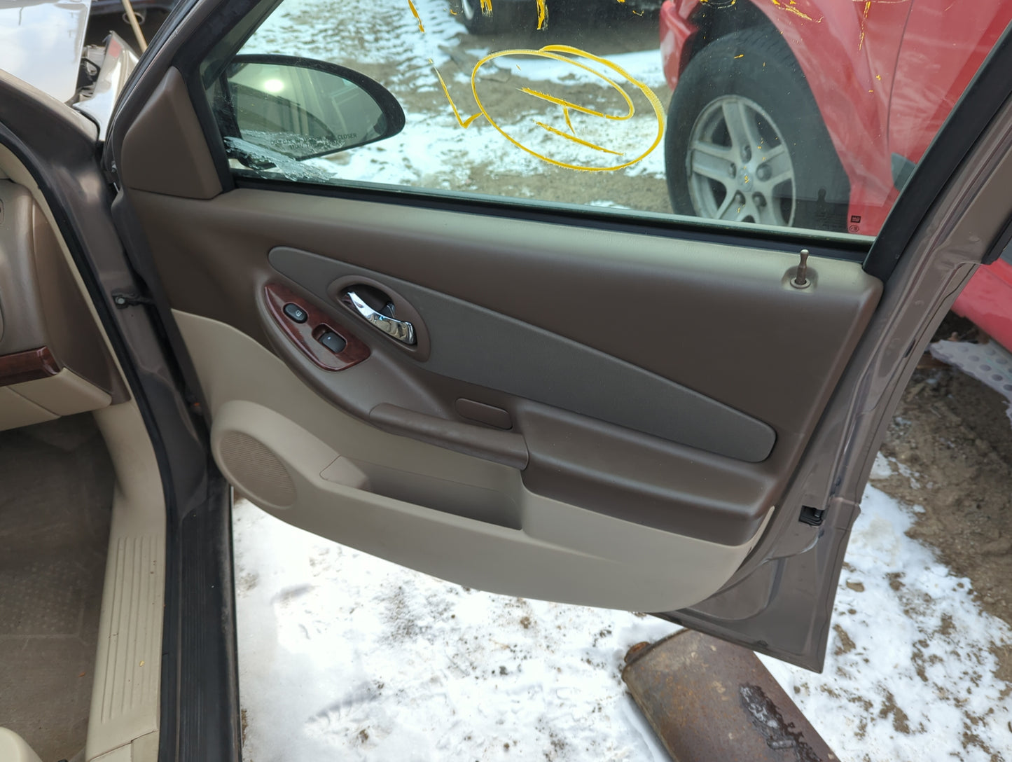 2007 Chevrolet Malibu Front Right Passenger Interior Door Panel Trim - Oemusedautoparts1.com