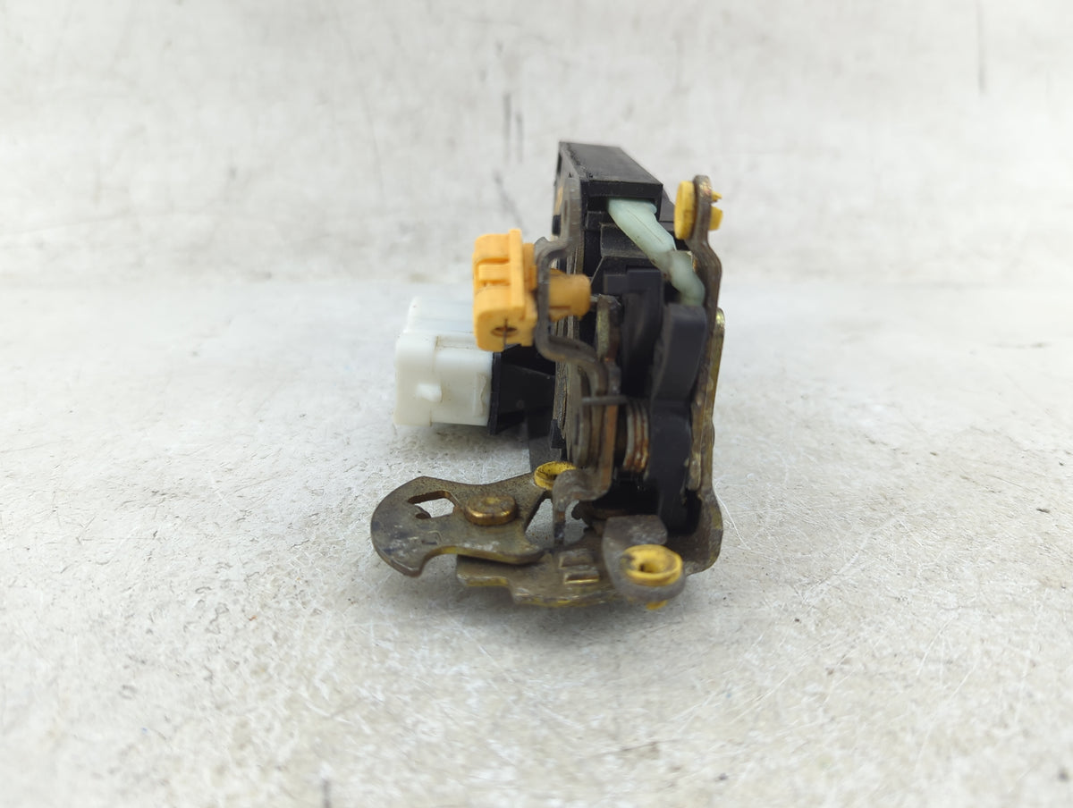 2007 Chevrolet Malibu Left Driver Seat Belt Rear Retractor - Oemusedautoparts1.com