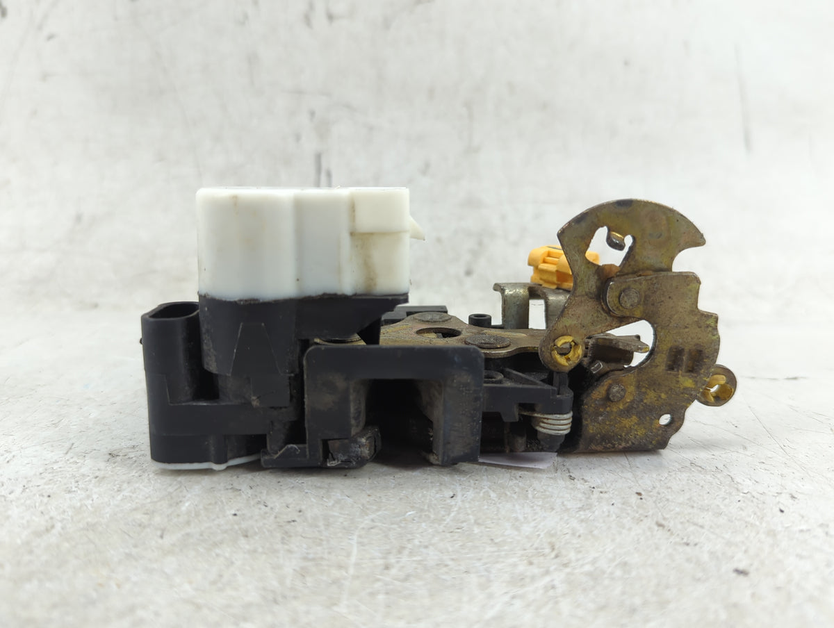 2007 Chevrolet Malibu Left Driver Seat Belt Rear Retractor - Oemusedautoparts1.com