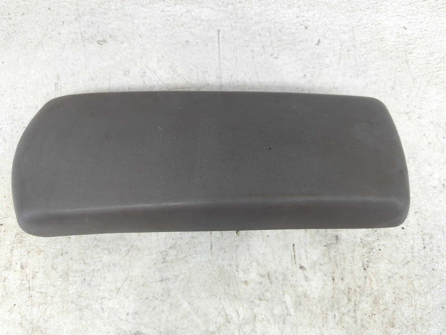2007 Chevrolet Malibu Center Console Armrest Cover Lid P/N:22730173 Fits OEM Used Auto Parts - Oemusedautoparts1.com