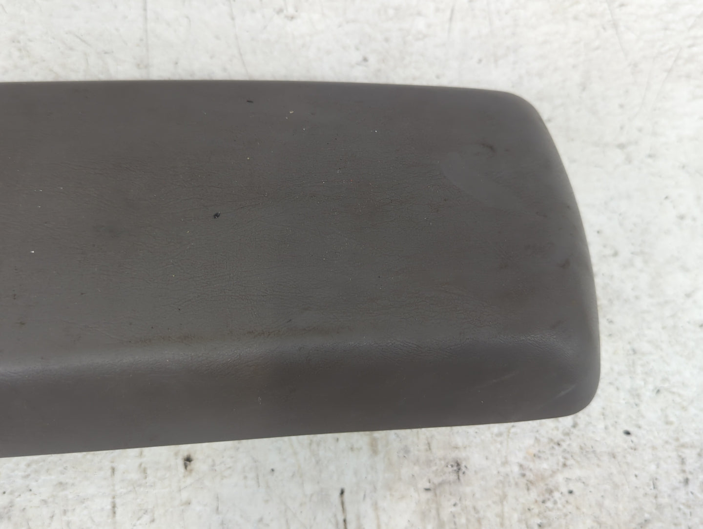 2007 Chevrolet Malibu Center Console Armrest Cover Lid P/N:22730173 Fits OEM Used Auto Parts - Oemusedautoparts1.com