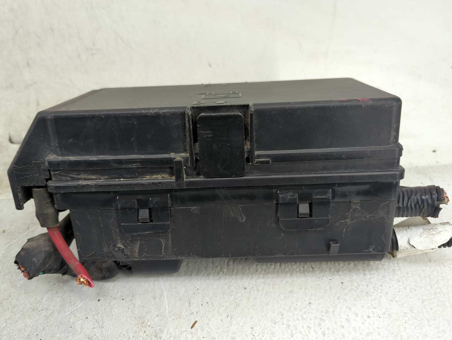 2007-2008 Chevrolet Malibu Fusebox Fuse Box Panel Relay Module P/N:13517831 Fits Fits 2007 2008 OEM Used Auto Parts - Oemuse