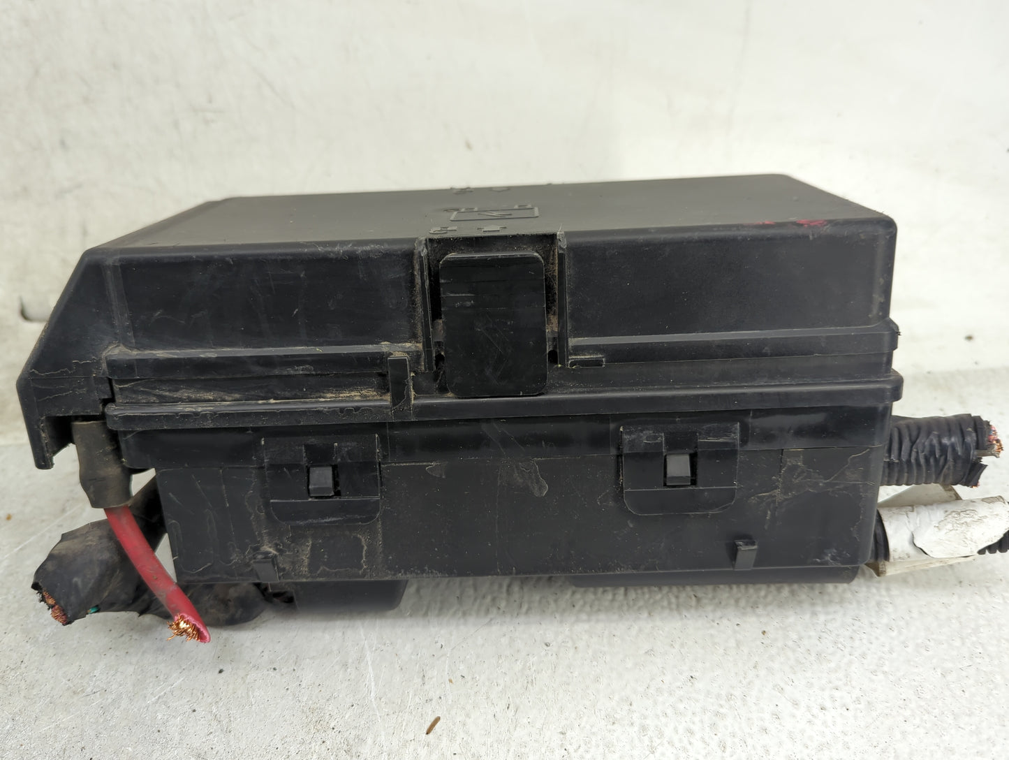 2007-2008 Chevrolet Malibu Fusebox Fuse Box Panel Relay Module P/N:13517831 Fits Fits 2007 2008 OEM Used Auto Parts - Oemuse