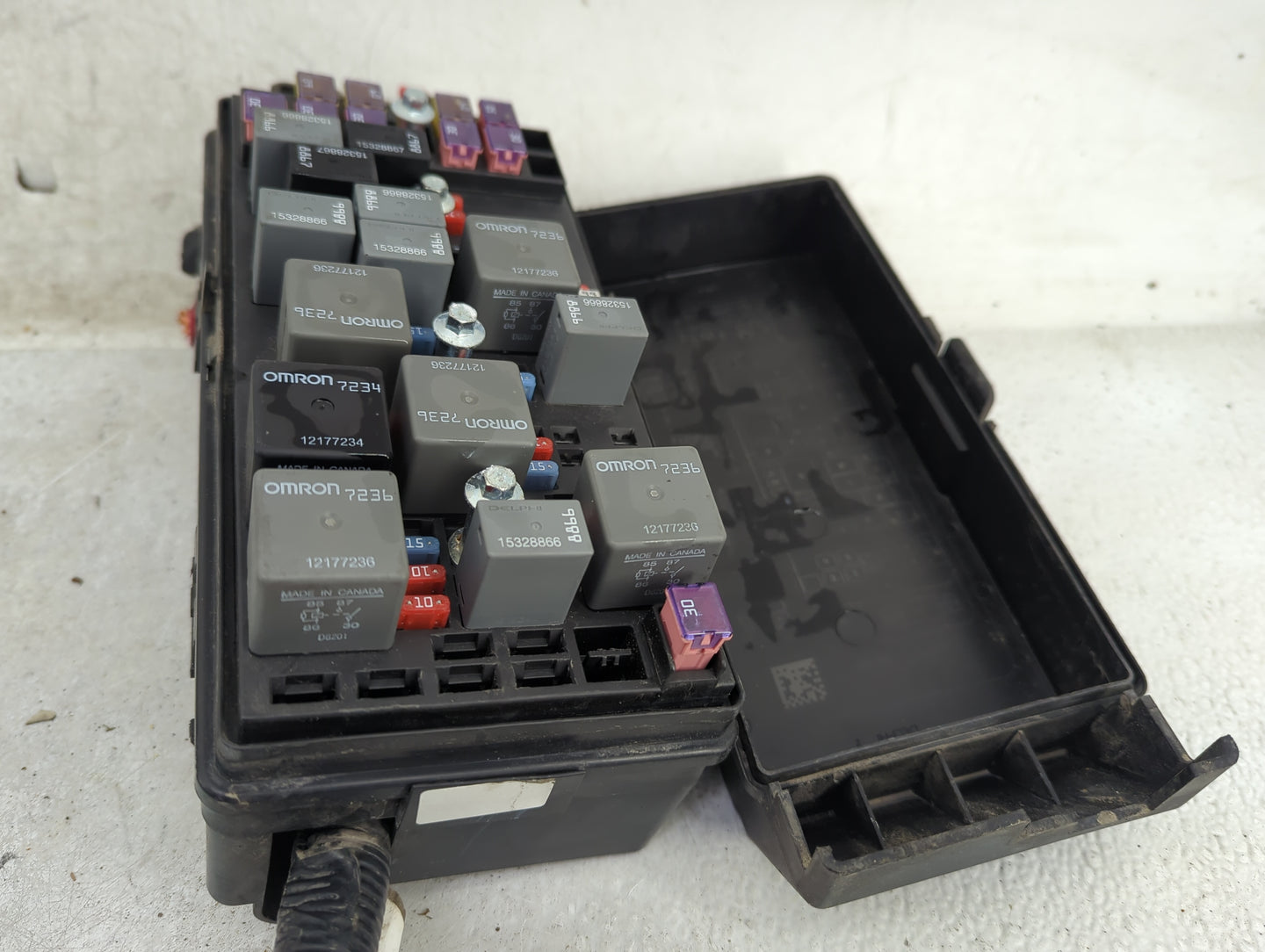 2007-2008 Chevrolet Malibu Fusebox Fuse Box Panel Relay Module P/N:13517831 Fits Fits 2007 2008 OEM Used Auto Parts - Oemuse