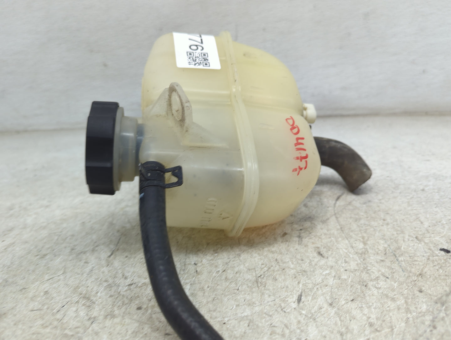 Chevrolet Malibu Radiator Coolant Overflow Expansion Tank Bottle 1498776 - Oemusedautoparts1.com
