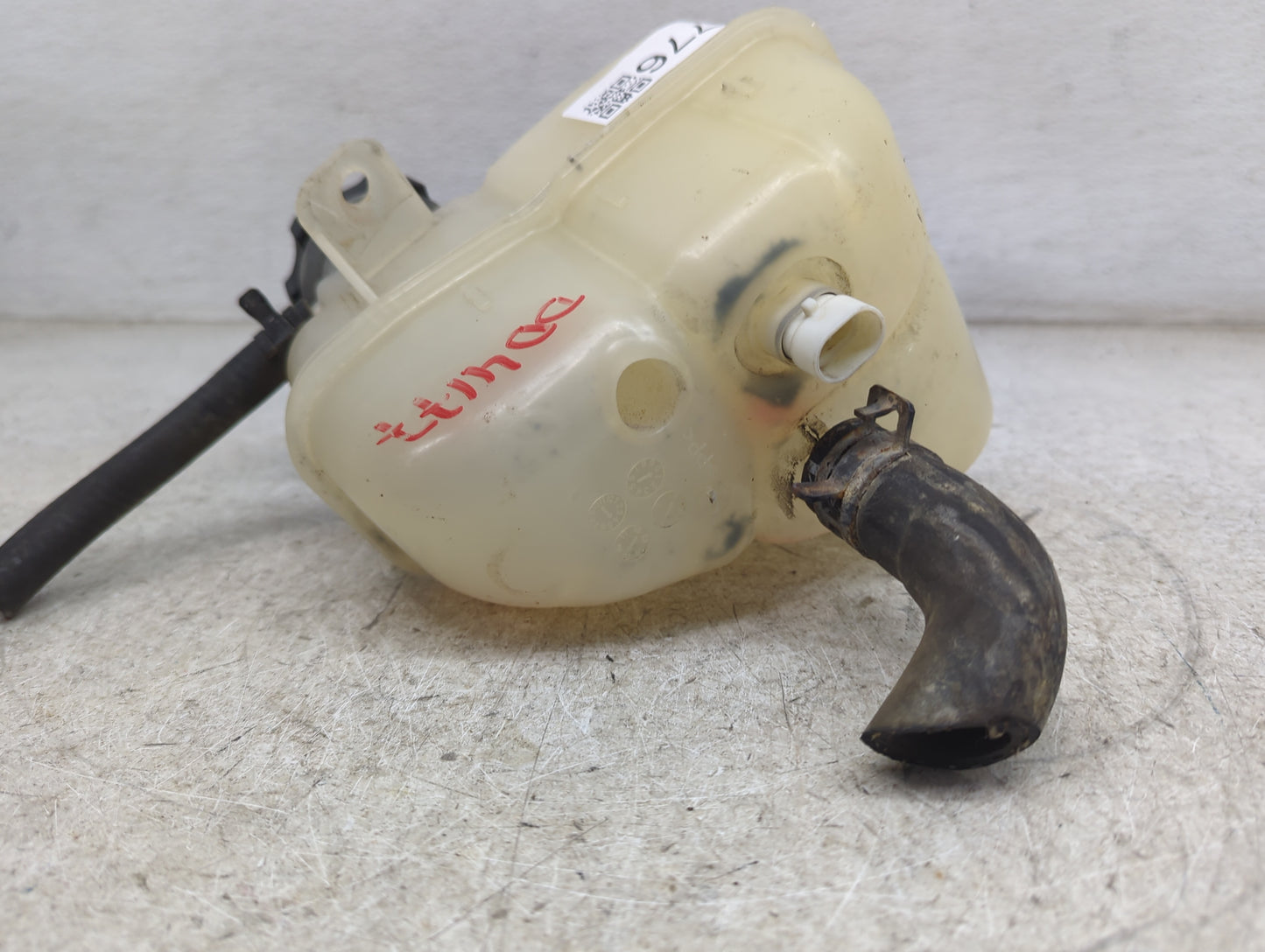 Chevrolet Malibu Radiator Coolant Overflow Expansion Tank Bottle 1498776 - Oemusedautoparts1.com