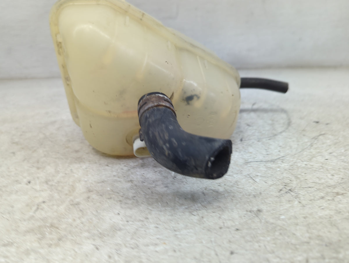 Chevrolet Malibu Radiator Coolant Overflow Expansion Tank Bottle 1498776 - Oemusedautoparts1.com