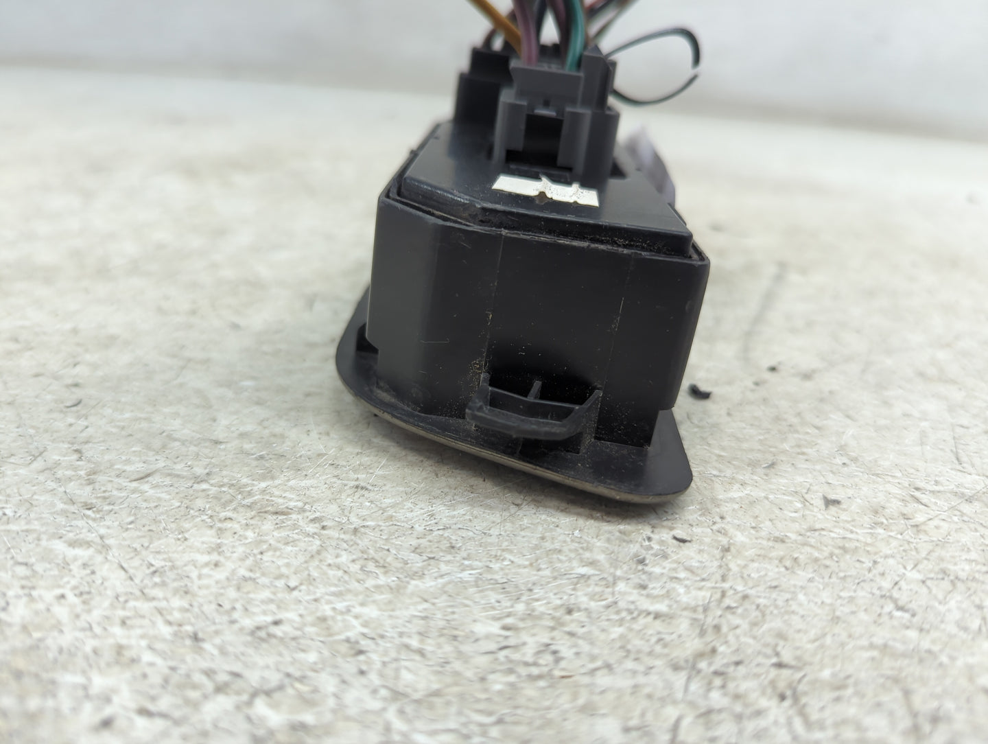 2007 Chevrolet Malibu Master Power Window Switch Replacement Driver Side Left Fits OEM Used Auto Parts - Oemusedautoparts1.c