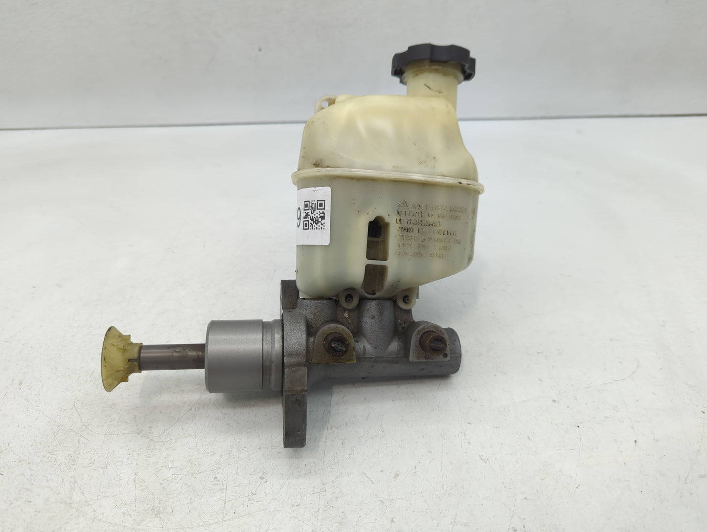 2006-2008 Chevrolet Malibu Brake Master Cylinder 610679 - Oemusedautoparts1.com