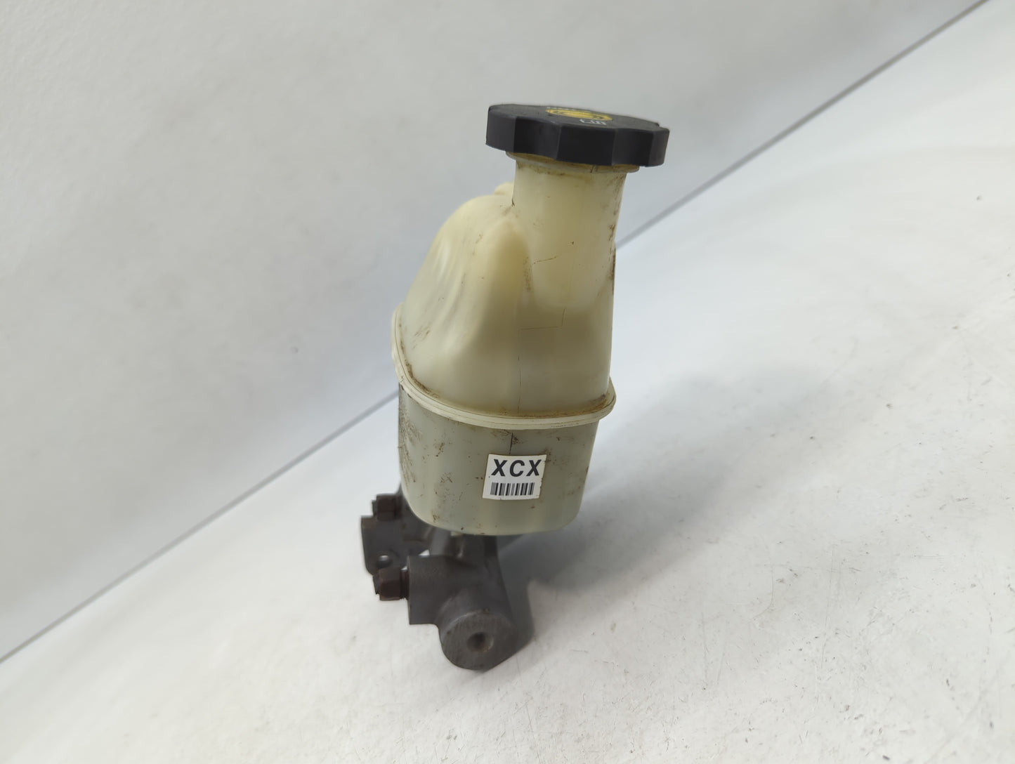 2006-2008 Chevrolet Malibu Brake Master Cylinder 610679 - Oemusedautoparts1.com
