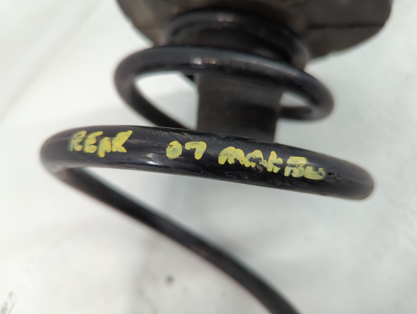 2004-2008 Chevrolet Malibu Passenger Rear Coil / Airspring - Oem - Oemusedautoparts1.com