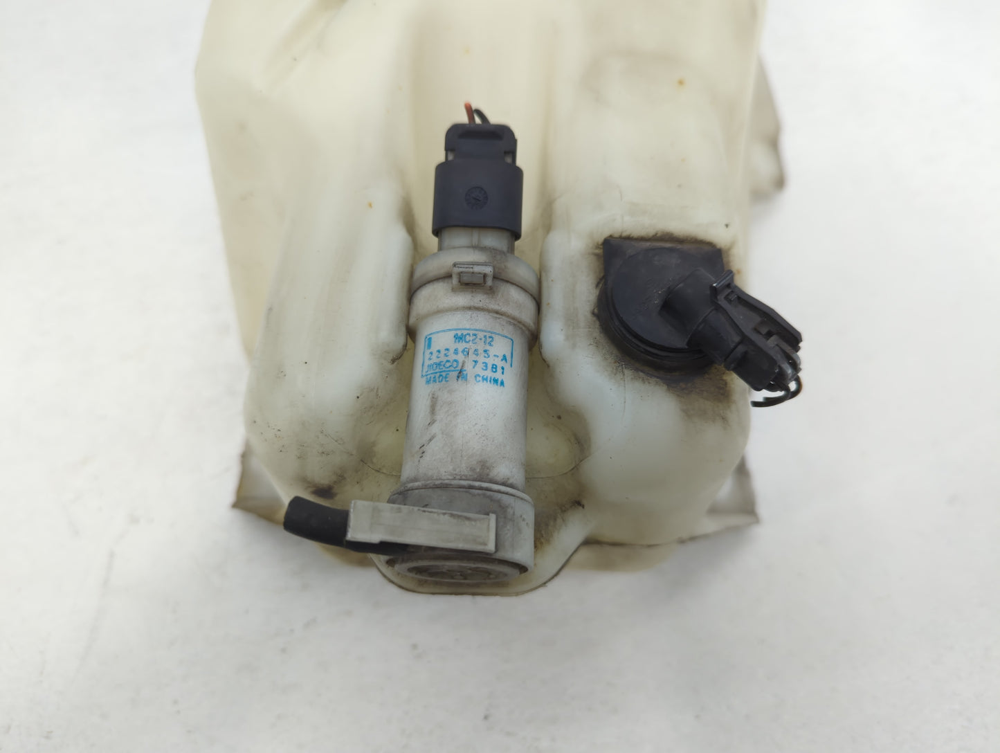 2004-2008 Chevrolet Malibu Windshield Washer Fluid Reservoir Bottle Oem - Oemusedautoparts1.com