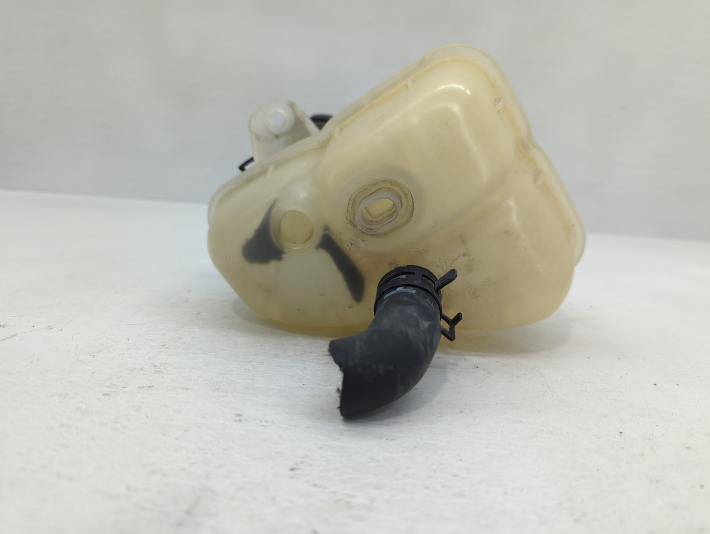 2006 Chevrolet Malibu Radiator Coolant Overflow Expansion Tank Bottle - Oemusedautoparts1.com