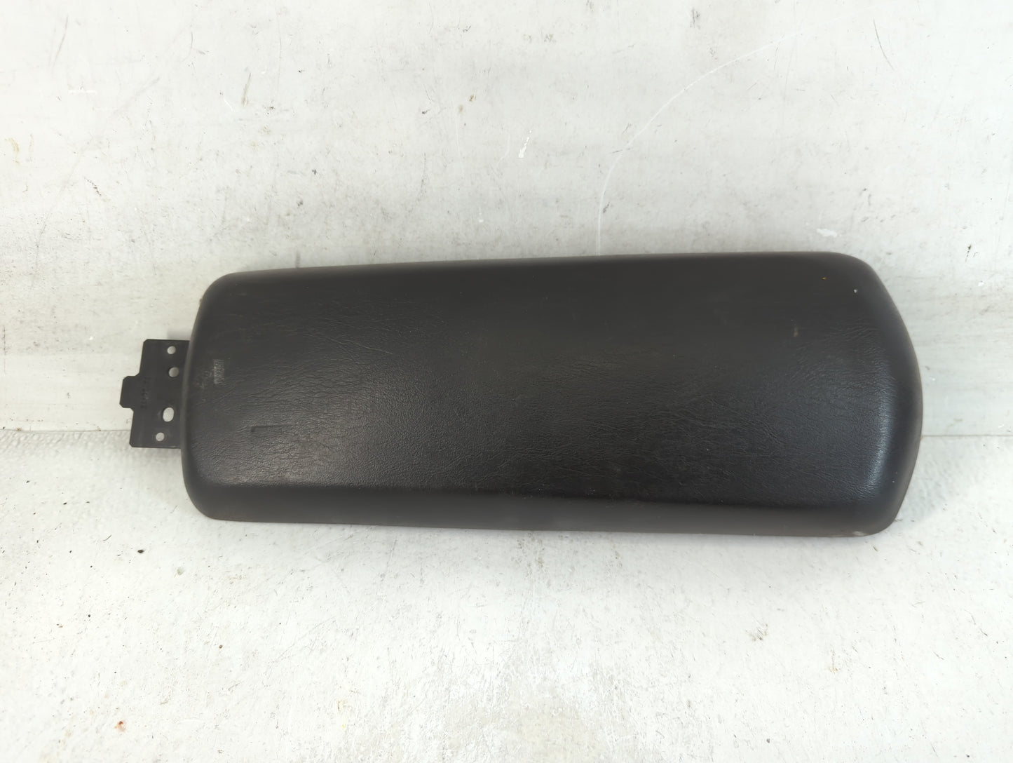 2006-2007 Chevrolet Malibu Center Console Armrest Cover Lid Fits Fits 2006 2007 OEM Used Auto Parts - Oemusedautoparts1.com