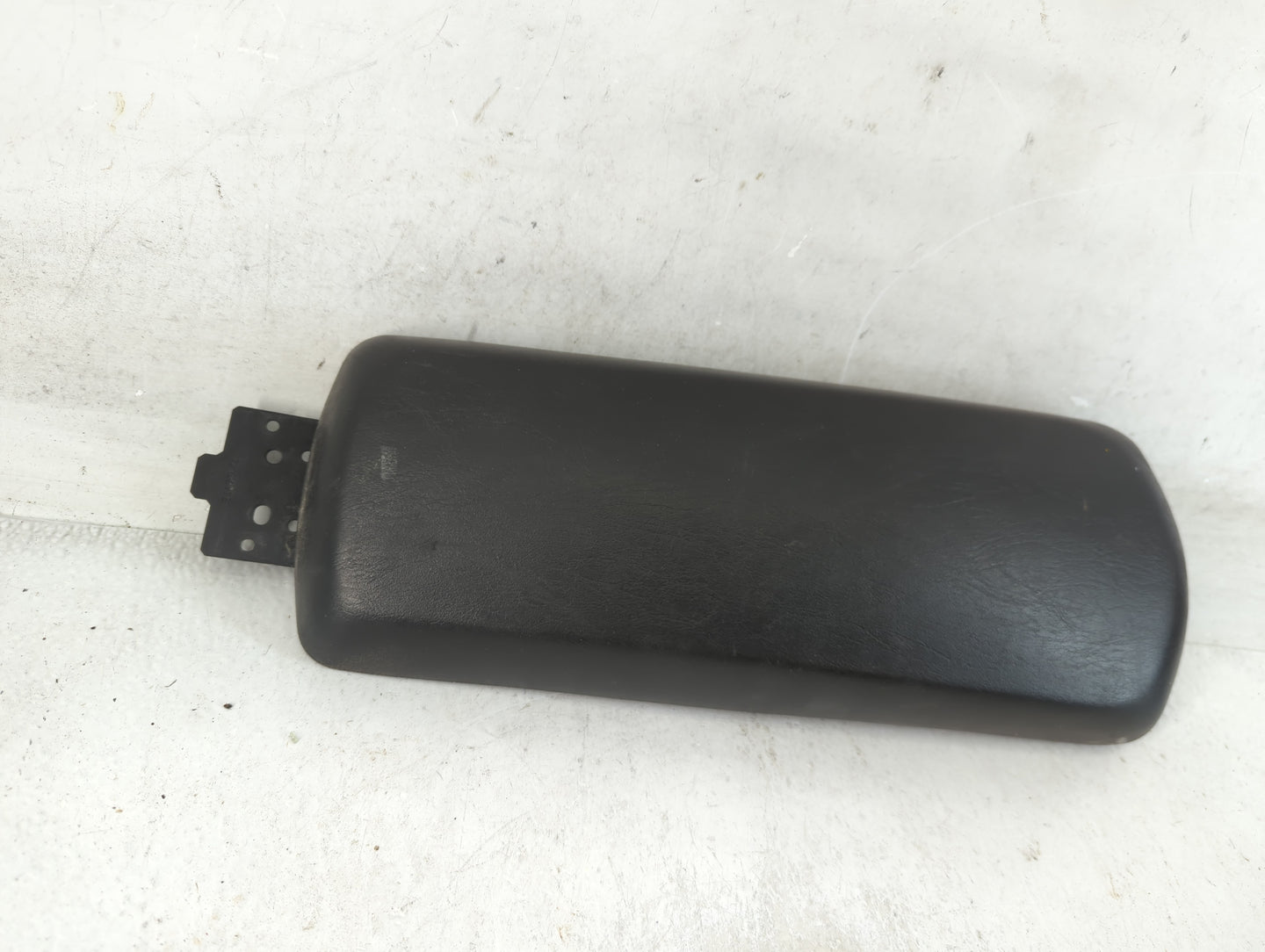 2006-2007 Chevrolet Malibu Center Console Armrest Cover Lid Fits Fits 2006 2007 OEM Used Auto Parts - Oemusedautoparts1.com