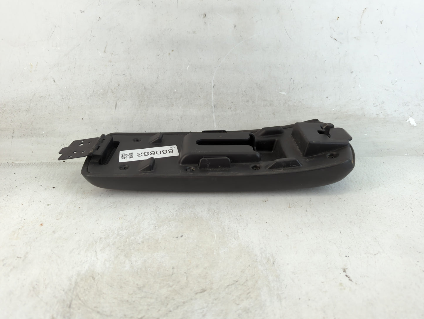 2006-2007 Chevrolet Malibu Center Console Armrest Cover Lid Fits Fits 2006 2007 OEM Used Auto Parts - Oemusedautoparts1.com