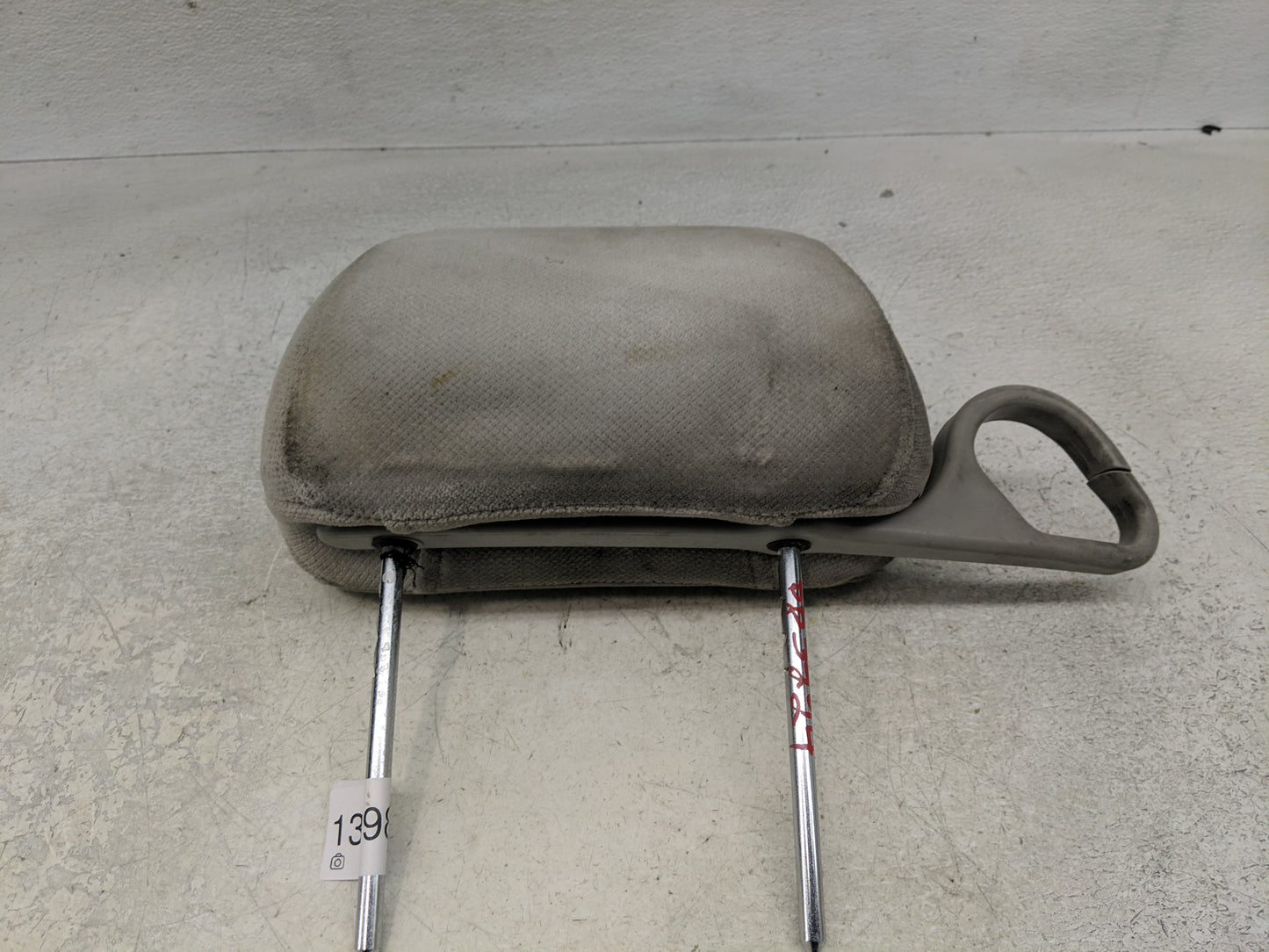 2006-2007 Chevrolet Monte Carlo Headrest Head Rest Front Driver Passenger Seat Fits Fits 2006 2007 OEM Used Auto Parts - Oem