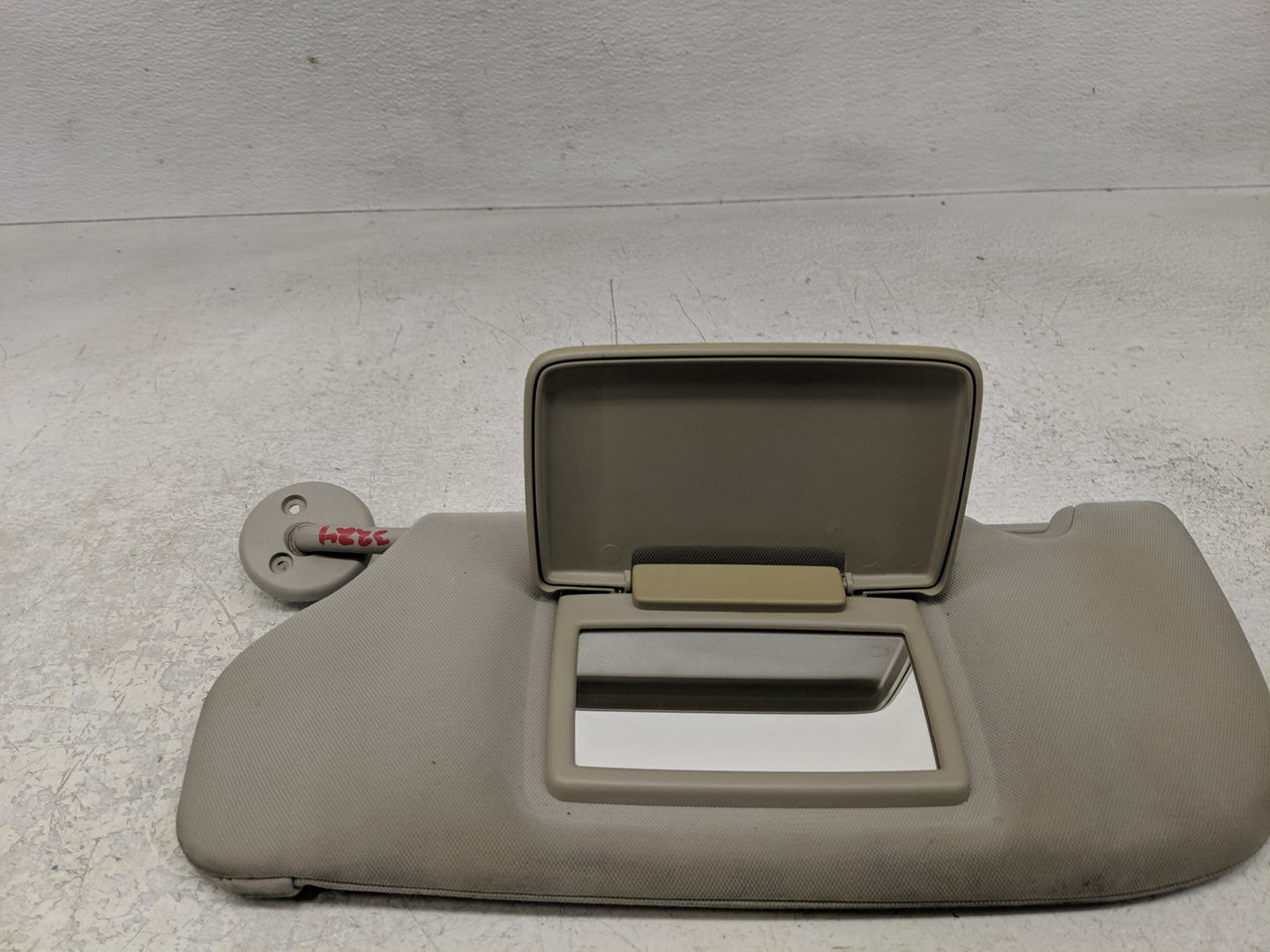 2006-2007 Chevrolet Monte Carlo Sun Visor Shade Replacement Driver Left Mirror Fits OEM Used Auto Parts - Oemusedautoparts1.