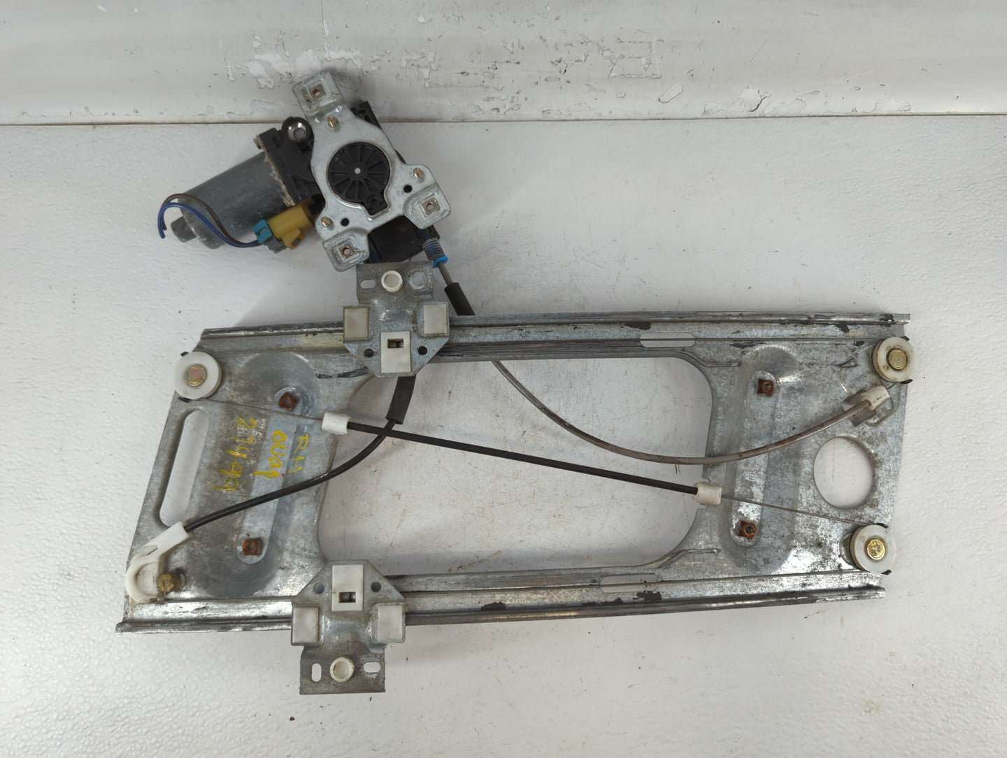 2007 Chevrolet Monte Carlo Driver Front Left Power Window Motor - Oemusedautoparts1.com