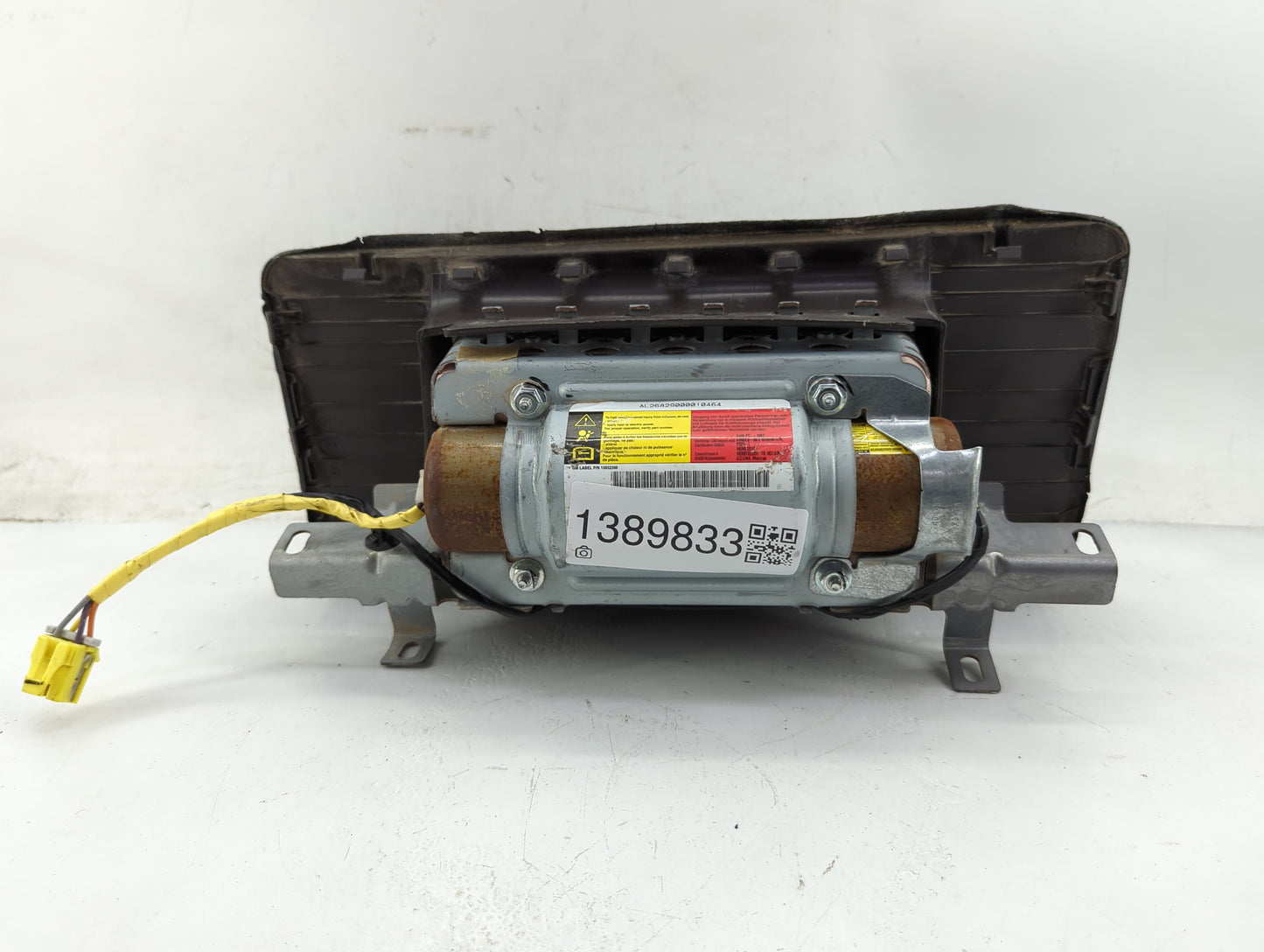 2005-2007 Chevrolet Silverado Air Bag Passenger Right Dashboard OEM P/N:15852398 Fits Fits 2005 2006 2007 OEM Used Auto Part