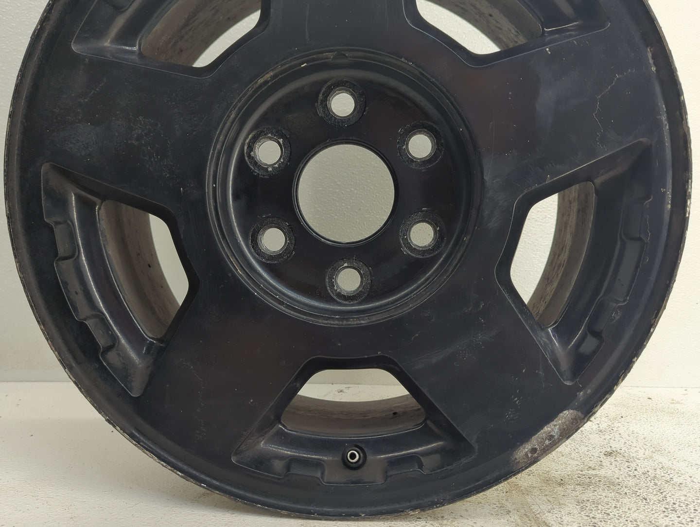 2004-2007 Chevrolet Silverado 1500 Oem Wheel Rim 1092833 - Oemusedautoparts1.com