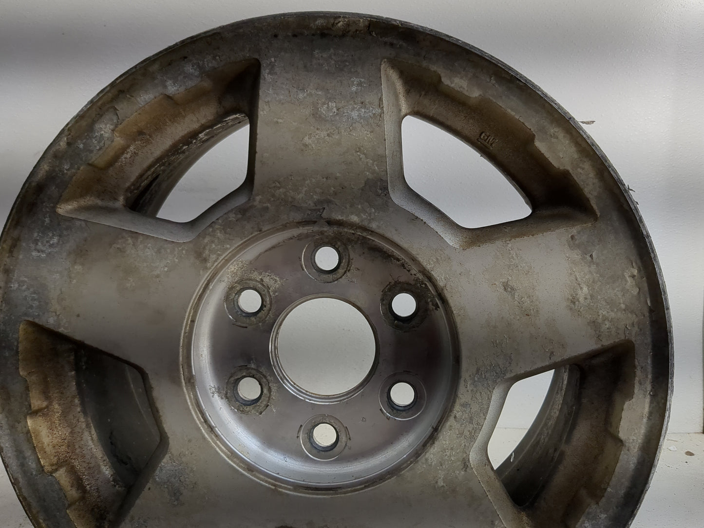 2004-2007 Chevrolet Silverado 1500 Oem Wheel Rim 1318330 - Oemusedautoparts1.com