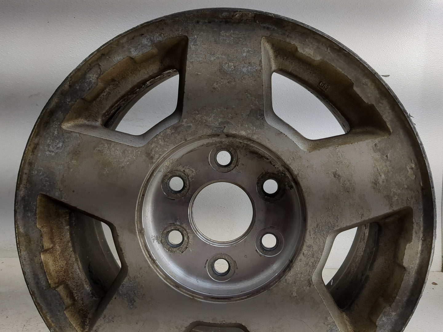 2004-2007 Chevrolet Silverado 1500 Oem Wheel Rim 1318330 - Oemusedautoparts1.com