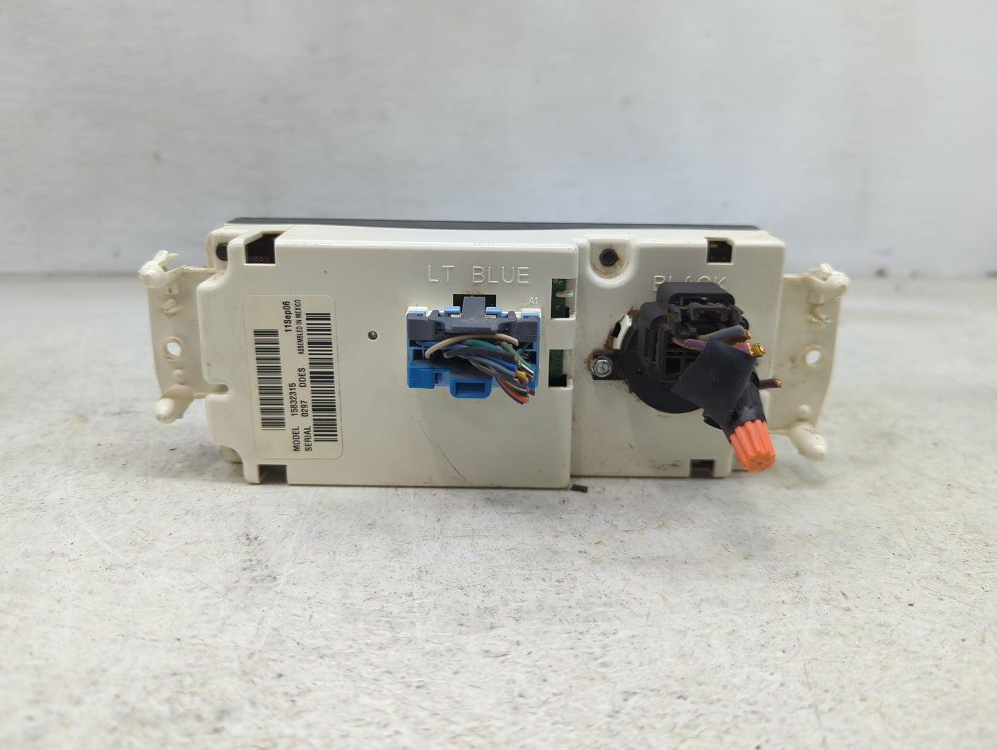 2007 Chevrolet Silverado 1500 Climate Control Module Temperature AC/Heater Replacement P/N:15832315 Fits OEM Used Auto Parts