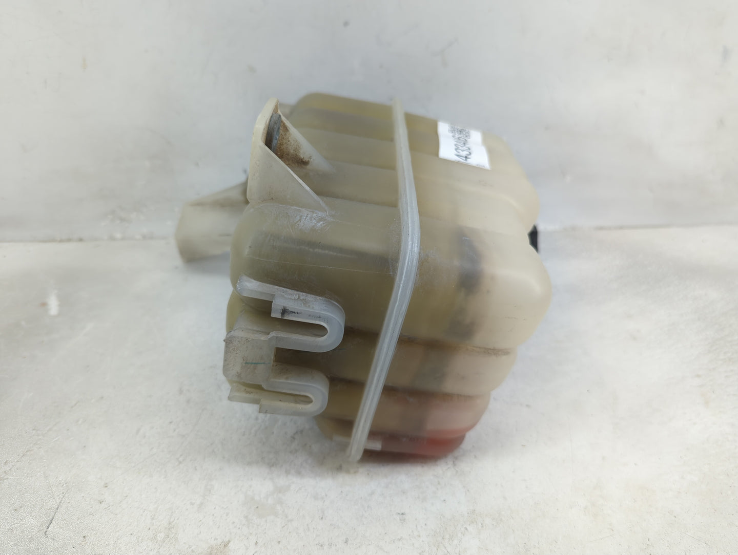 2004 Silverado 1500 Radiator Coolant Overflow Expansion Tank Bottle - Oemusedautoparts1.com